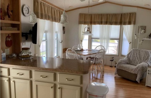 El Jobean House | 2-bedroom mobile home in amazing Port Charlotte with AC, WiFi, fitness room