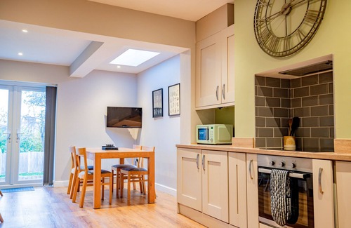Pontrilas House | 2 Bedroom, Modern Worcester Home