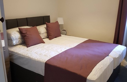 Portsmouth Apartment | 2 Bedroom near Gunwharf, Dockyard, etc