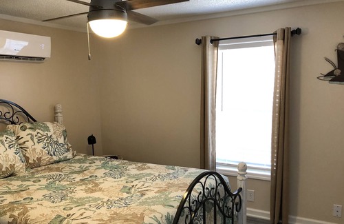 Harkers Island House | 2 bedroom newly remodeled mobile home near Cape Lookout