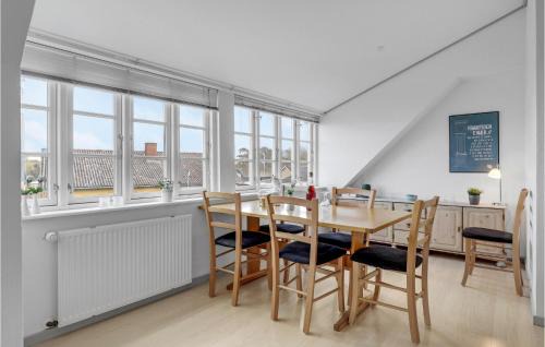 Snogebaek Apartment | 2 Bedroom Nice Apartment In Nexø