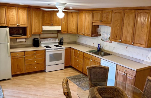 Cape Caneveral Beach Gardens House | 2-bedroom oceanfront townhome at the charming Cape Canaveral with WiFi, AC, Pool