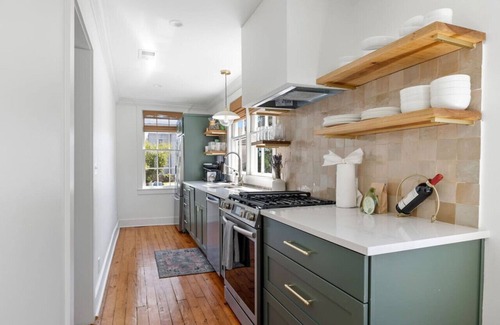 Cannonborough Elliotborough Apartment | 2 Bedroom + Office - 3 Blocks to King Street