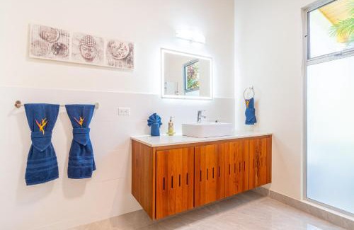 Ciudad Cortes House | 2 Bedroom-ojochal-pool-easy Access-fast Internet
