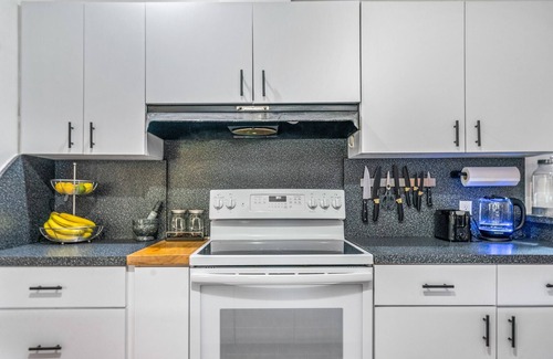 Southwest House | 2 bedroom pool home off I95