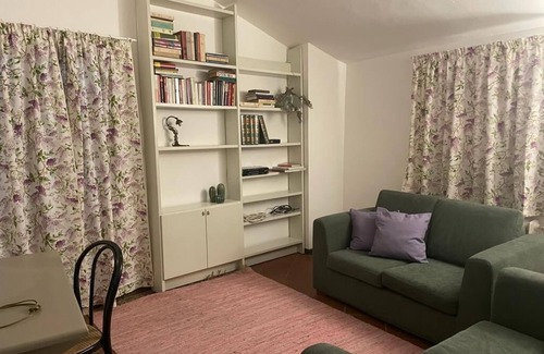 Ficulle House | 2 Bedroom Private vacation home in Ficulle
