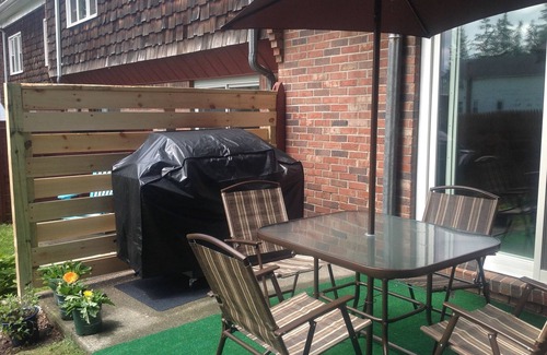 Lee House | 2 Bedroom renovated townehouse, #5 , Beautifully decorated at Garfield House