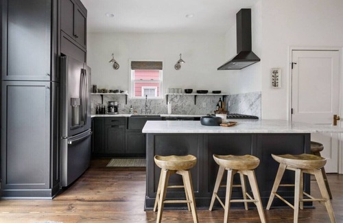 Westside House | 2 Bedroom - Renovated - Great Location!