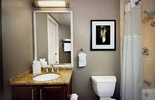 Doral Resort | 2-bedroom resort in phenomenal Miami with AC, fitness room