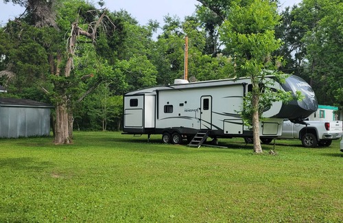Foley House | 2 Bedroom RV camper about 8 miles to beach!