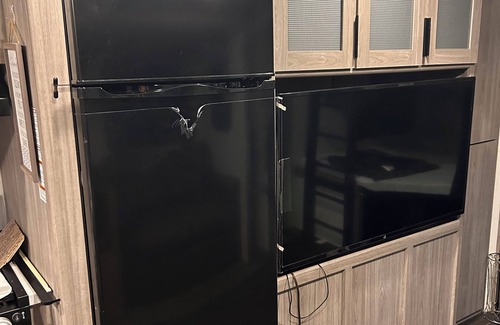 Belleview Heights House | 2-bedroom RV in perfect Summerfield with AC close to the water springs in Ocala