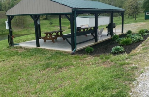Dundee House | 2-bedroom RV in perfect Hartford with AC