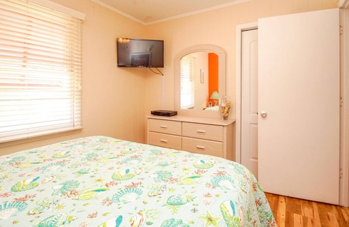 Long Beach Villa | 2 bedroom second row unit, across from beach, saltwater pool
