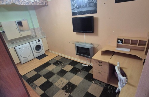 Bury St Edmunds House | 2 bedroom, self contained house with parking spaces, can cater up to 6 people