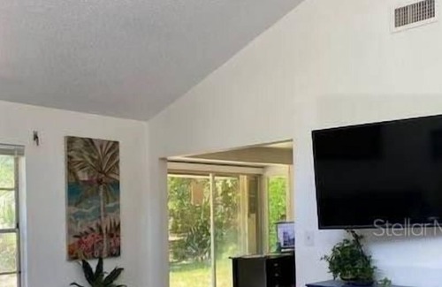 Bayou Oaks Apartment | 2 Bedroom Single family 319943 by Houzlet