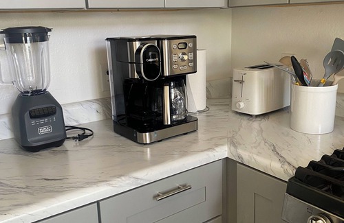 El Paso House | 2-bedroom smart home with Alexa controlleled lighting, AC WiFi El Paso