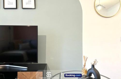 Oxford City Centre Apartment | 2 Bedroom Spacious Duplex with Free Parking Near The University - By Spencer & Jackson Short Lets & Serviced Accommodation Oxford