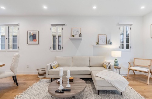 Fairfax District Apartment | 2 bedroom Stunning unit