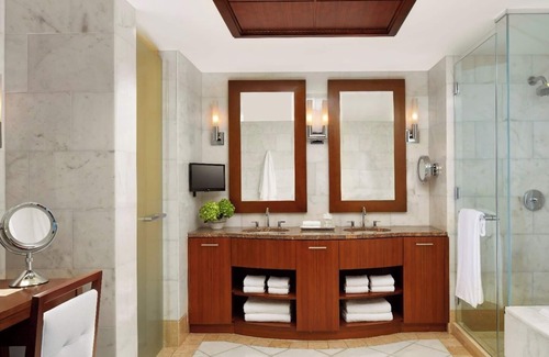 Paradise Island Resort | 2 Bedroom Suite Topaz - 2 King bed, Max Occupancy 8 Guests