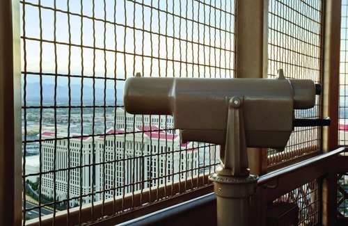 Las Vegas Hotel | 2-Bedroom Suite at a 4⭐️ Hotel