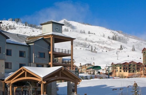 Park City Condo | 2 Bedroom Suite at Lodge with Pool & Hot Tub!