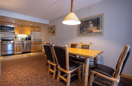 Olympic Valley Hotel | 2 Bedroom Suite | Outdoor Spa Tub | Full Kitchen | Free Parking!