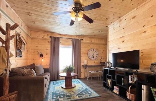 Valley Head Apartment | 2 Bedroom Suite - Wi-Fi | Fire Pit | Dog Friendly