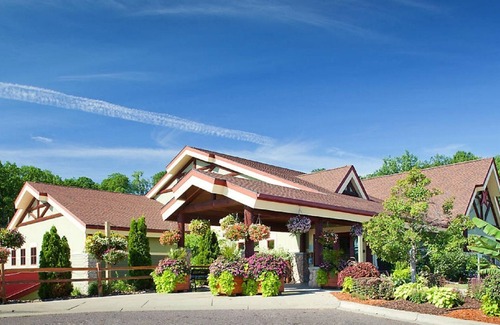 Wisconsin Dells Cabin | 2 Bedroom Timber @ Christmas Mountain Village Resort, Golf/Ski, Wisconsin Dells