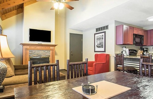 Wisconsin Dells Villa | 2 Bedroom Townhome/Villa/Cabin