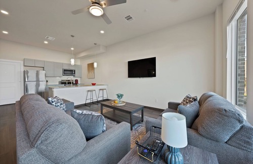 Central Arlington House | 2-bedroom townhome in welcoming Arlington