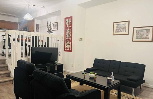 Dupont House | 2-bedroom townhome in charming Brighton near Airport