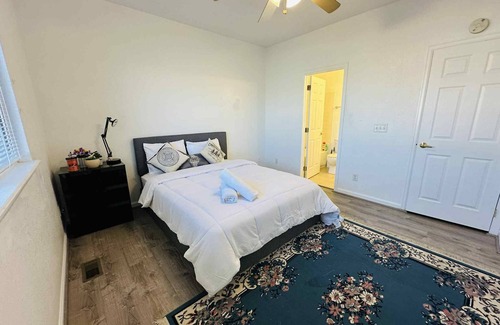 Dupont House | 2-bedroom townhome in charming Brighton near Airport