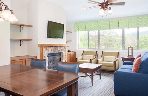 Gatlinburg Resort | 2 Bedroom Townhome