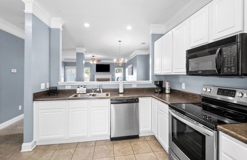 Columbia House | 2 bedroom townhome with all new furnishings. Close to downtown, USC, hospitals
