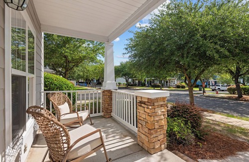 Columbia House | 2 bedroom townhome with all new furnishings. Close to downtown, USC, hospitals