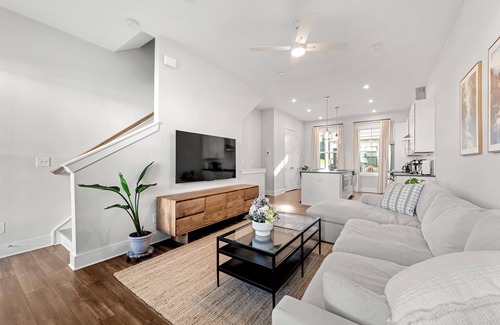 Chosewood Park House | 2-Bedroom Townhouse in Atlanta Near Airport, Downtown, Beltline, and More