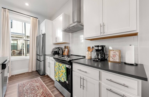 Chosewood Park House | 2-Bedroom Townhouse in Atlanta Near Airport, Downtown, Beltline, and More