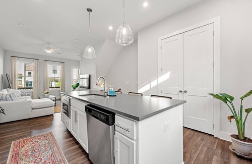 Chosewood Park House | 2-Bedroom Townhouse in Atlanta Near Airport, Downtown, Beltline, and More