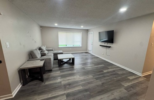 Rancocas Apartment | 2-bedroom apartment in soothing Mount Laurel Township with AC 2nd