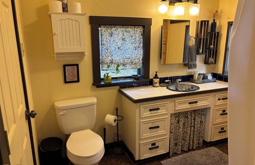 Hays County Cottage | 2 Bedroom Vacation Cottage in San Marcos/Wimberley, TX