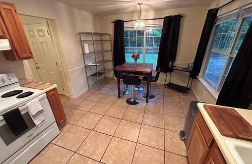 Gulfport House | 2-bedroom vacation home just 20 minutes from Beau Rivage Casino