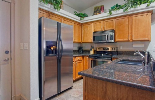 Lake Havasu City Villa | 2 Bedroom Villa, King Bed 44' Deep Garage with Community Pool