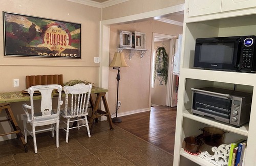 Sherman House | 2-bedroom vintage cottage in Sherman, Texas