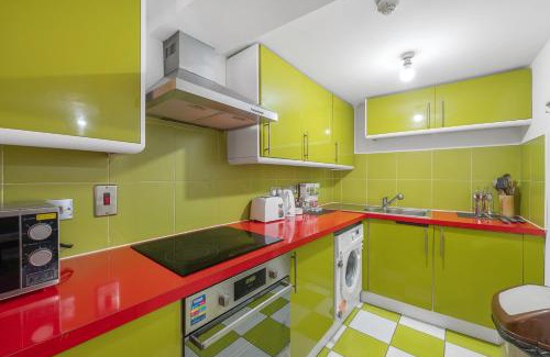 Camberwell Apartment | 2 bedroom w ensuites-Sleeps 6 20min to CityCentre