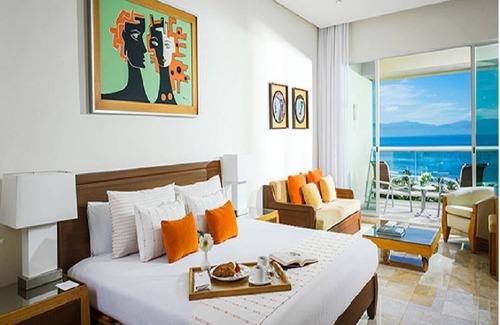 Bucerias Hotel | 2 Bedroom w/kitchenette on the beach in Nuevo Vallarta