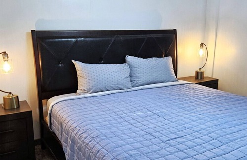 Page House | 2 Bedroom, Washer/Dryer, Sleeps 6, lower