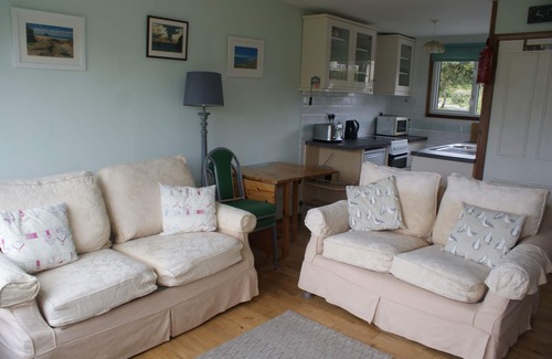 Bude Ski Chalet | 2 bedroom, west facing property in lovely setting, close to Bude and beaches..