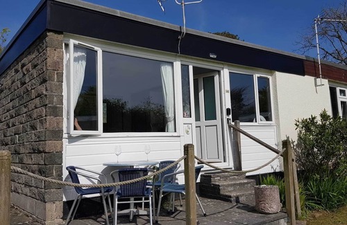 Bude Ski Chalet | 2 bedroom, west facing property in lovely setting, close to Bude and beaches..