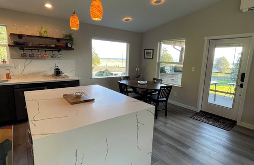 Coupeville Apartment | 2-bedroom West Side View Apartment in charming Coupeville