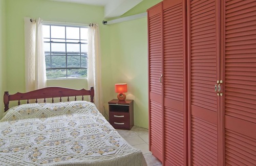Westerhall Apartment | 2-Bedroom with Air-conditioning & Balcony